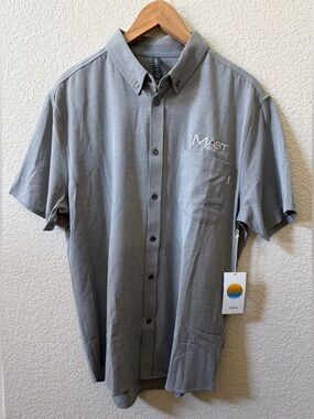 Vuori Men's XL Bishop Short-Sleeve Button-Up Shirt Light Gray V154 -Company Logo